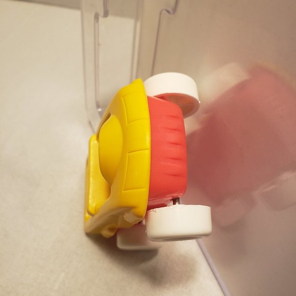 1981 CBS INC. YELLOW and RED CAR WHITE WHEELS - SESAME STREET TOY - TRUE VINTAGE - Picture 4 of 11